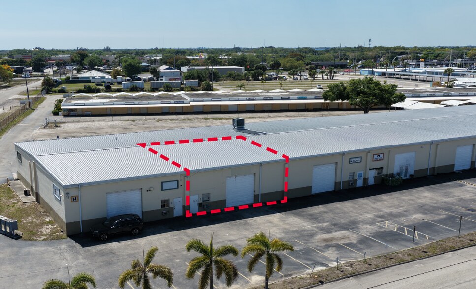 More Photos Of 2201 SE Indian St, Stuart Unknown For Lease