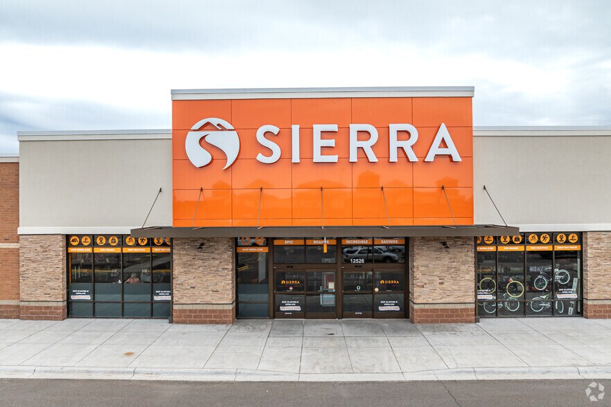 More Photos Of 12550 Riverdale Blvd NW, Coon Rapids Department Store For Lease