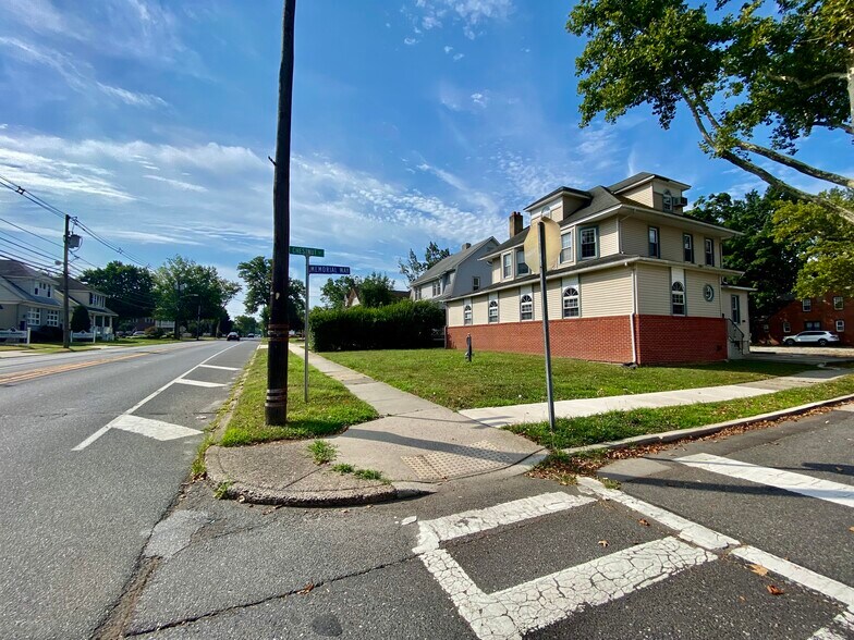 More Photos Of 402 S White Horse Pike, Audubon Office For Sale