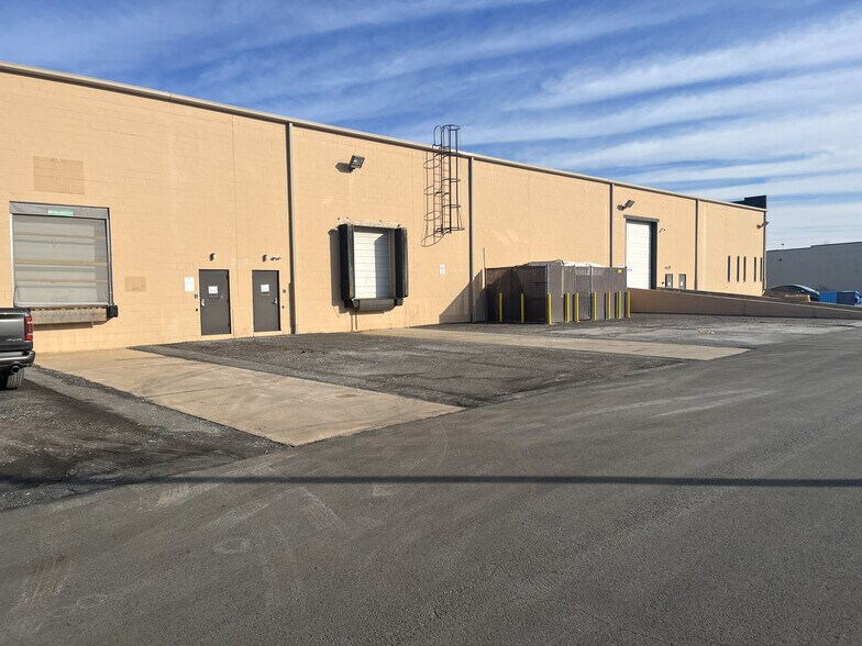 More Photos Of 400 Corporate Ct, South Plainfield Light Distribution For Lease