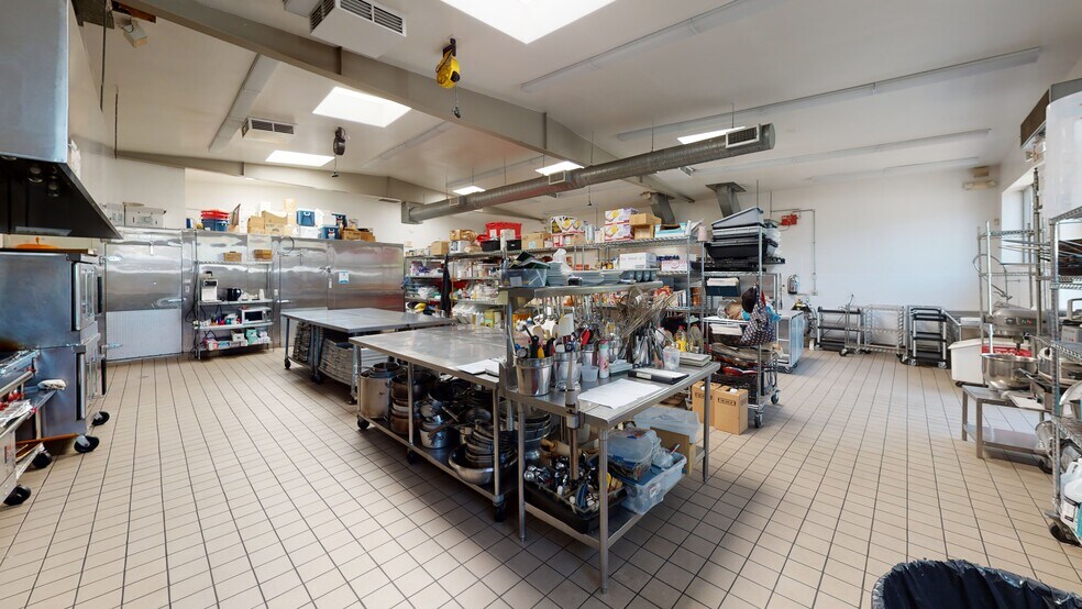 More Photos Of 3923 W Jefferson Blvd, Los Angeles Food Processing For Lease