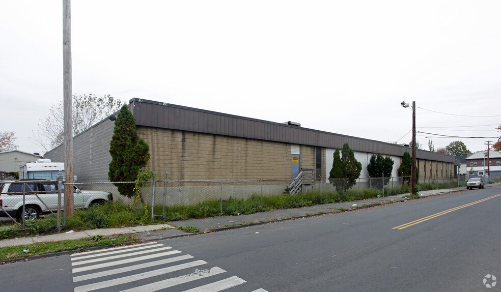 More Photos Of 31-43 Wordin Ave, Bridgeport Warehouse For Sale
