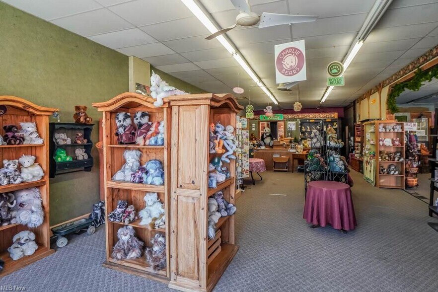 More Photos Of 117 N Canal St, Canal Fulton General Retail For Lease