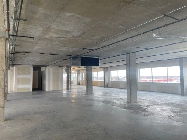 More Photos Of 10205 Boul Pie-IX, Montréal Office For Lease