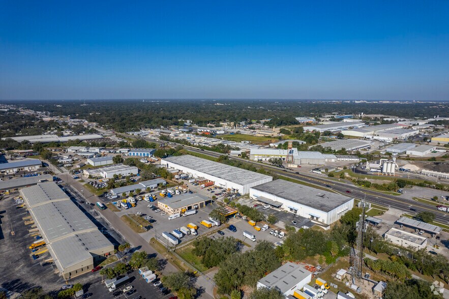 More Photos Of 5520 E Giddens Ave, Tampa Warehouse For Lease