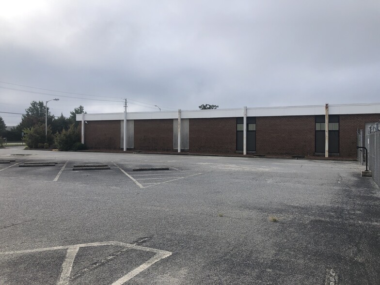 More Photos Of 1530 Hooker Rd, Greenville Freestanding For Lease