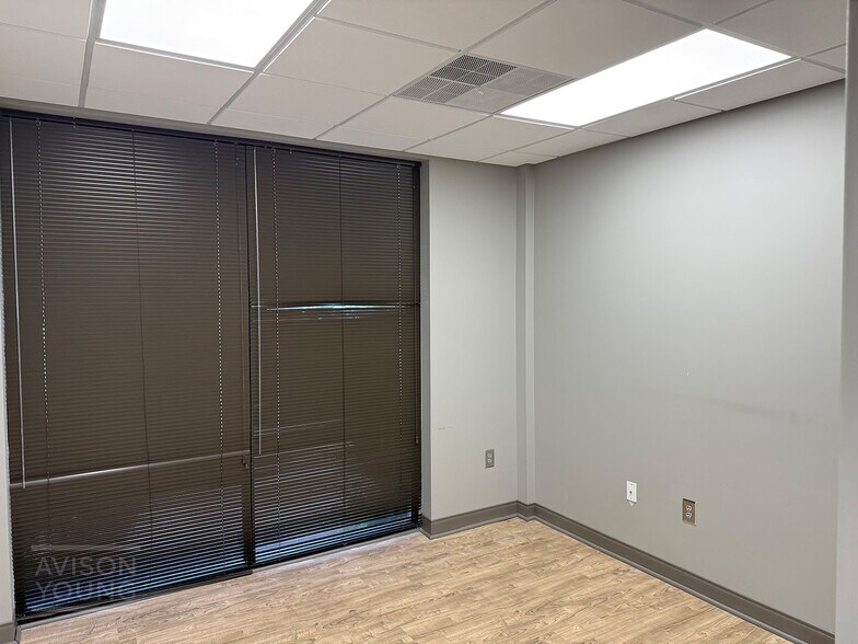More Photos Of 330 Pelham Rd, Greenville Medical For Lease