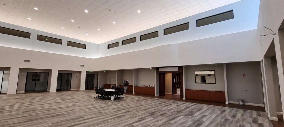 More Photos Of 17800 Bali Blvd, Winter Garden Office For Sale
