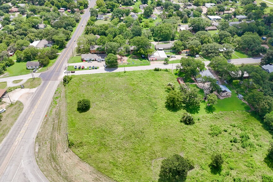 More Photos Of 102 Dixie Street, Brenham Land For Sale