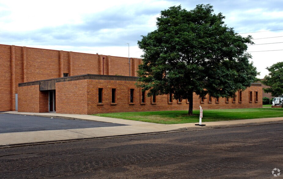 Primary Photo Of 4695 Ironton St, Denver Service For Lease