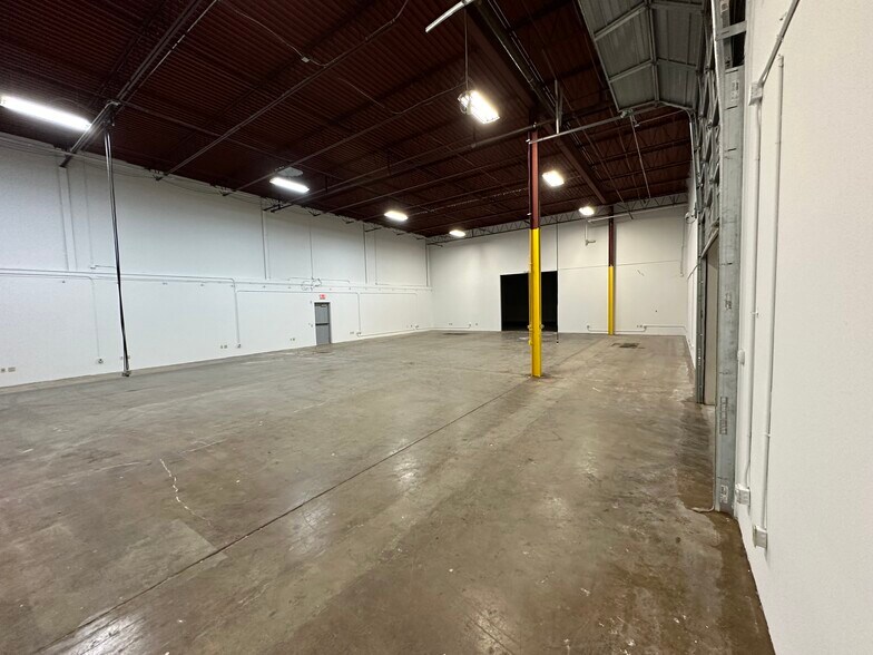 More Photos Of 4040 Delp St, Memphis Distribution For Lease