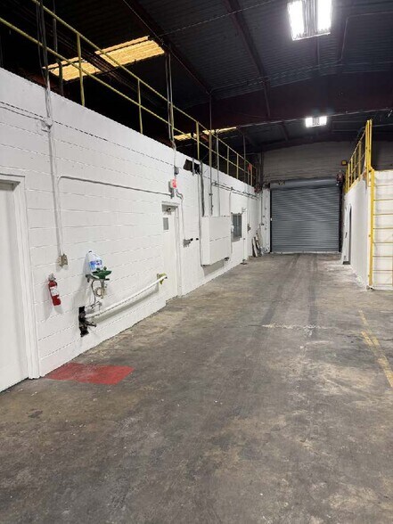 More Photos Of 218 Springfield Rd, Baton Rouge Warehouse For Sale
