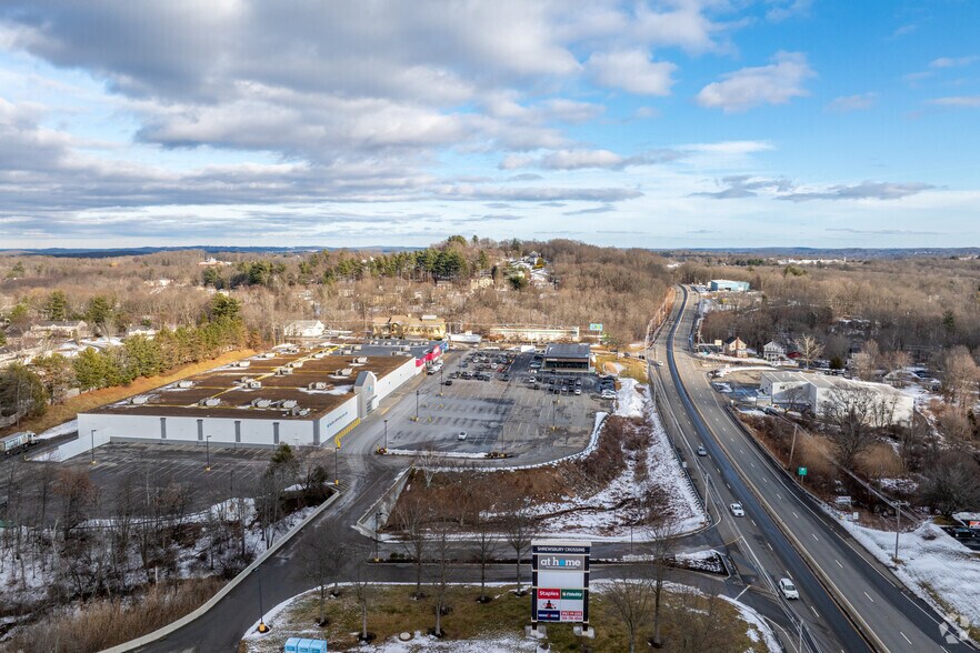More Photos Of 571 Boston Tpke, Shrewsbury Storefront For Lease