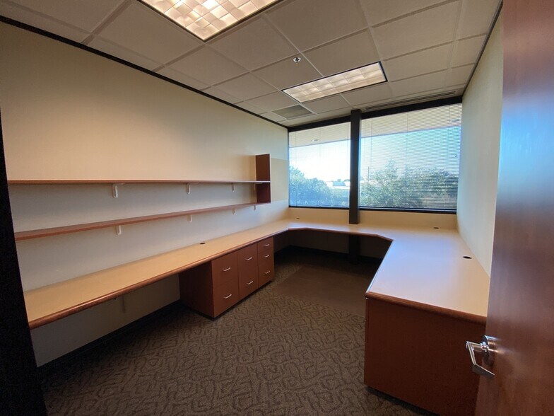 More Photos Of 1400 N McColl Rd, McAllen Medical For Lease