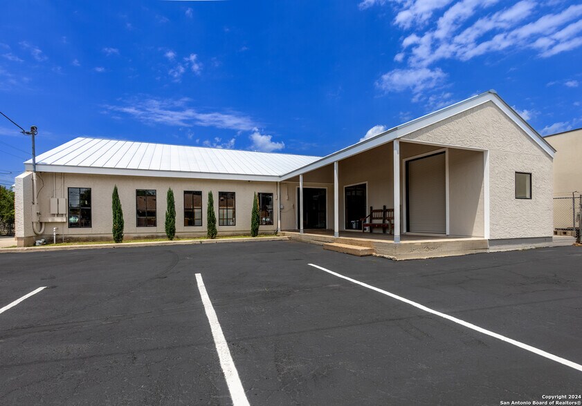 More Photos Of 13622 NW Military Hwy, Shavano Park Medical For Sale