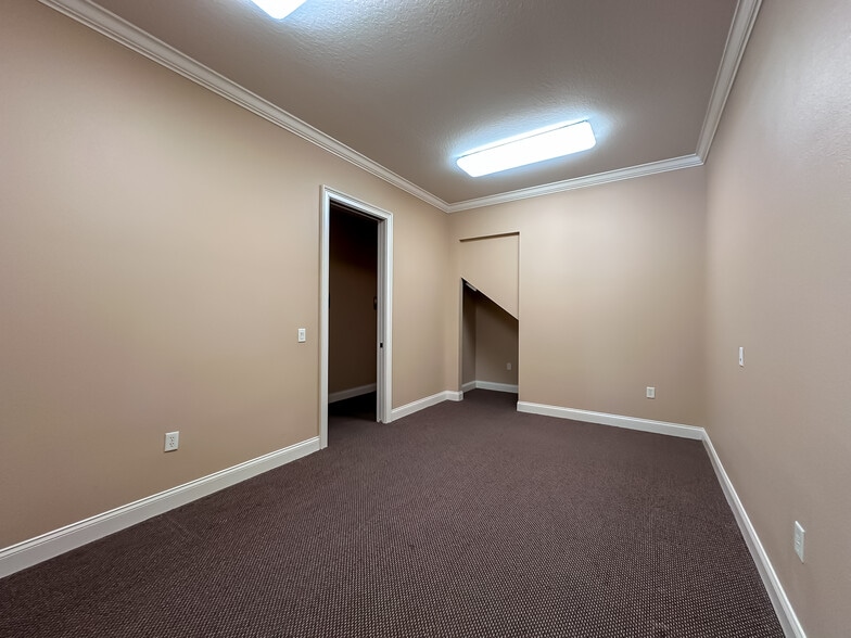 More Photos Of 1611 Harden Blvd, Lakeland Office For Lease