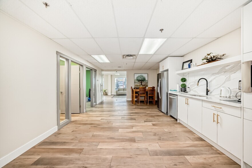 More Photos Of 1803 60th St SE, Calgary Mixed Retail For Sale