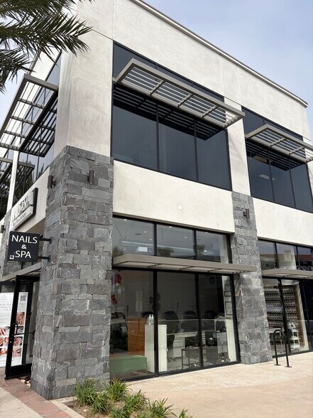 More Photos Of 401 Main St, Huntington Beach Storefront Retail Office For Lease