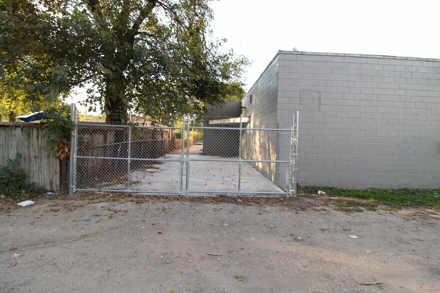 More Photos Of 940 Miami Ave, Kansas City Warehouse For Lease