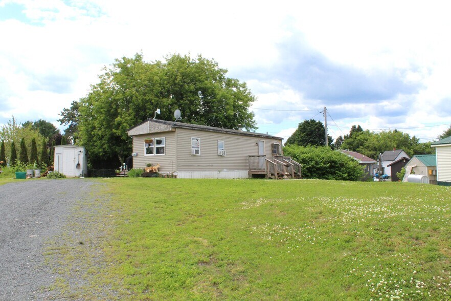 More Photos Of 50 Davis St, Presque Isle Multifamily For Sale