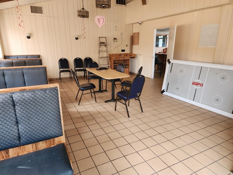 More Photos Of 3812 S Martin Luther King Jr Blvd, Lansing Restaurant For Lease