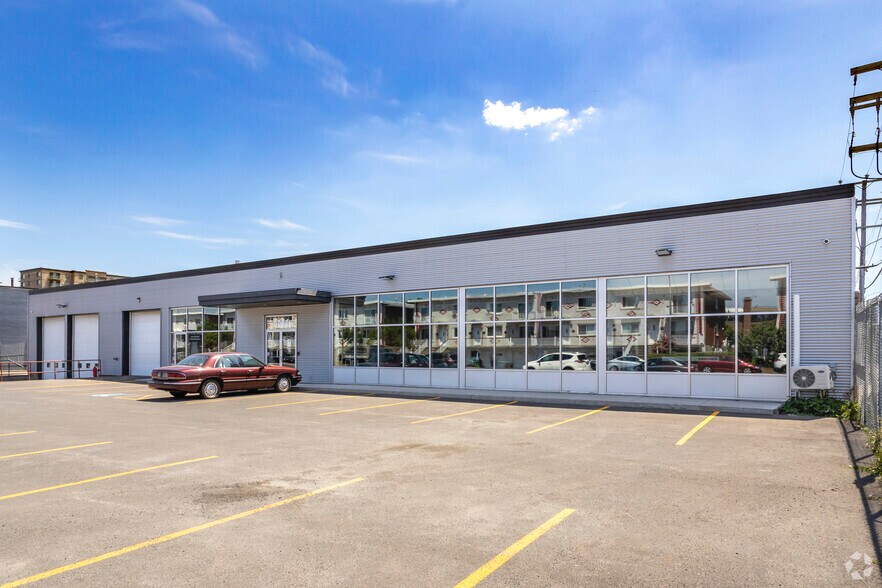 More Photos Of 4444 Rue Jarry E, Montréal Distribution For Sale