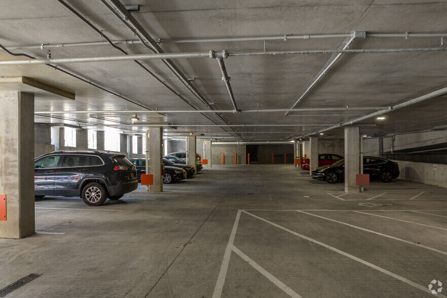 More Photos Of 366 E Broad St, Columbus Apartments For Lease