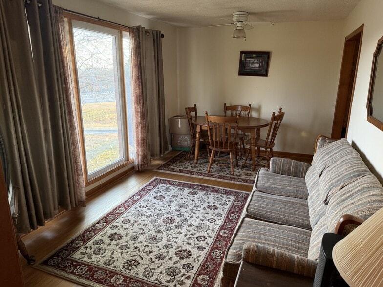 More Photos Of 10555 Lebanon Rd, Mt Juliet Showroom For Sale