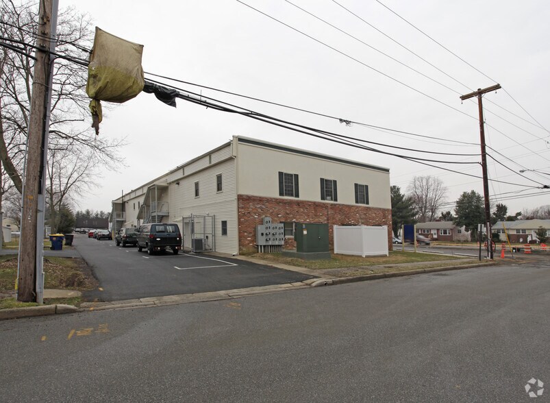 More Photos Of 905 S Governor's Ave, Dover Office For Sale