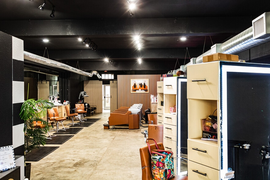 More Photos Of 214 E Main St, Brenham Office Residential For Sale