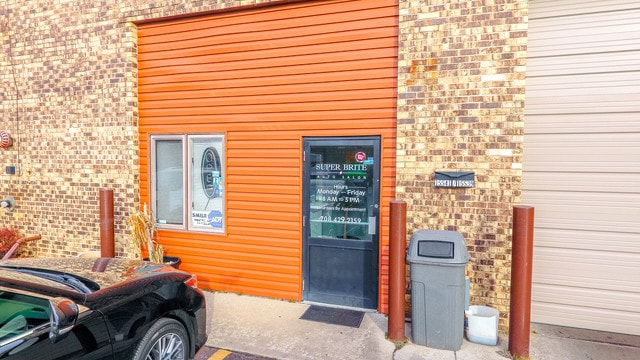 More Photos Of 15523-15541 S 70th Ct, Orland Park Warehouse For Lease