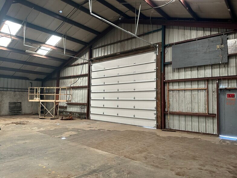 More Photos Of 38875 SW Laurelwood Rd, Gaston Manufacturing For Sale