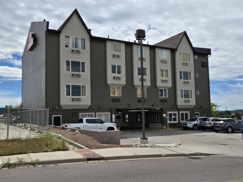 More Photos Of 8350 Razorback Rd, Colorado Springs Hotel For Sale