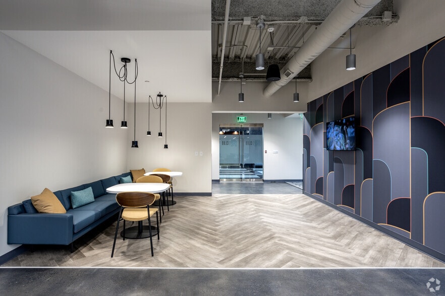 More Photos Of 10735 David Taylor Dr, Charlotte Unknown For Lease