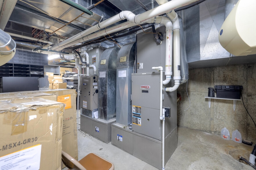 More Photos Of 8880 Ballentine St, Overland Park Office For Sale