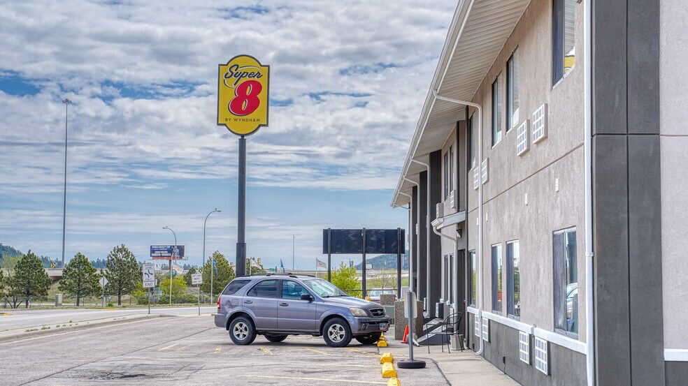 More Photos Of 2600 Whitewood Service Rd, Sturgis Hotel For Sale