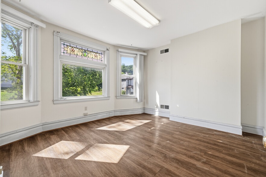 More Photos Of 101 W 9th Ave, Homestead Office For Sale