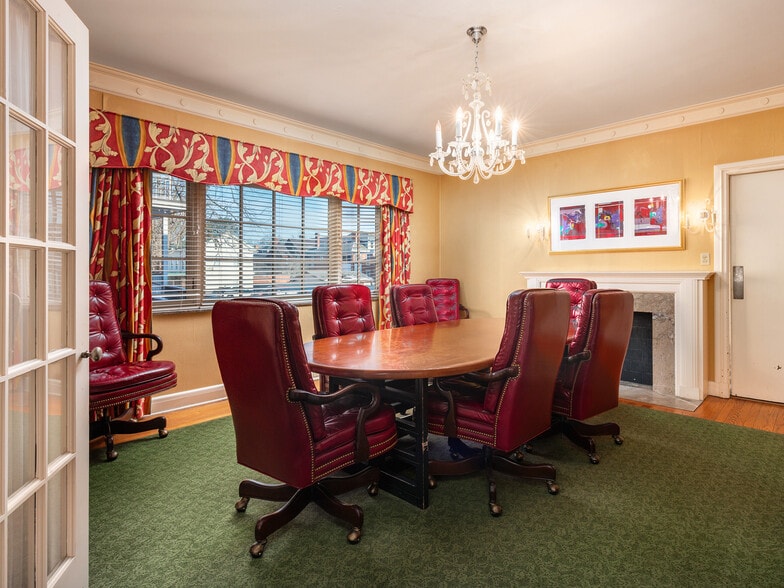 More Photos Of 1526 Kanawha Blvd E, Charleston Office Residential For Sale