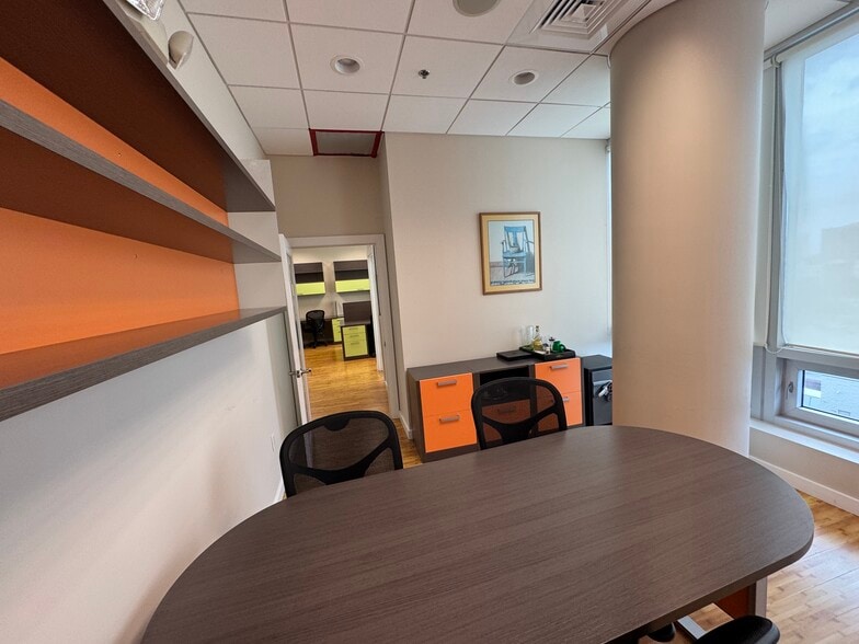 More Photos Of 20900 NE 30th Ave, Aventura Office Residential For Lease