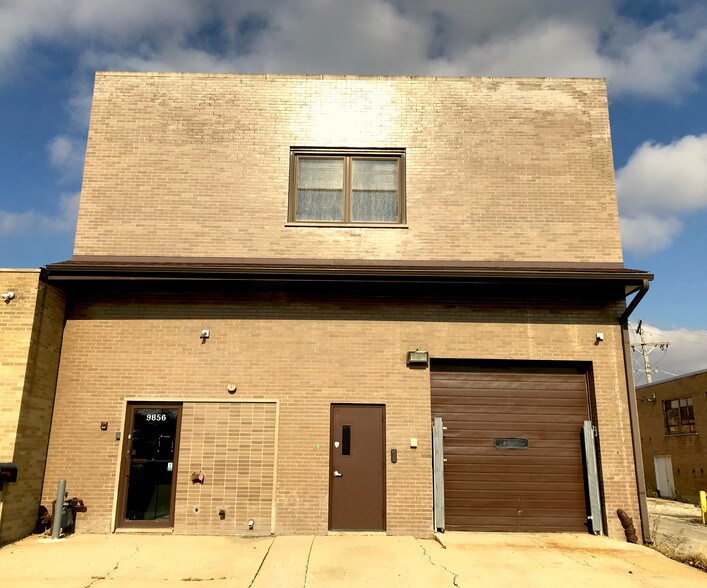 More Photos Of 9856 Derby Ln, Westchester Warehouse For Lease