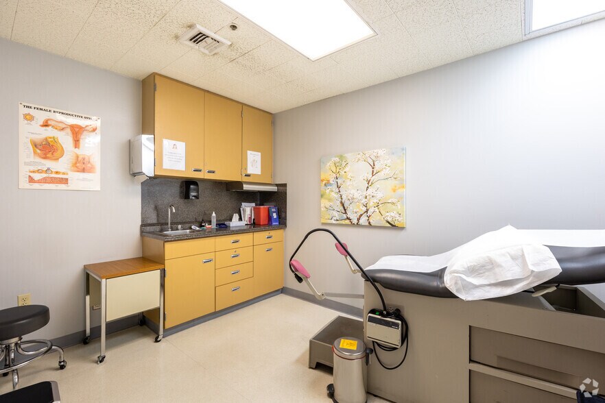 More Photos Of 4000 Physicians Blvd, Bakersfield Medical For Sale