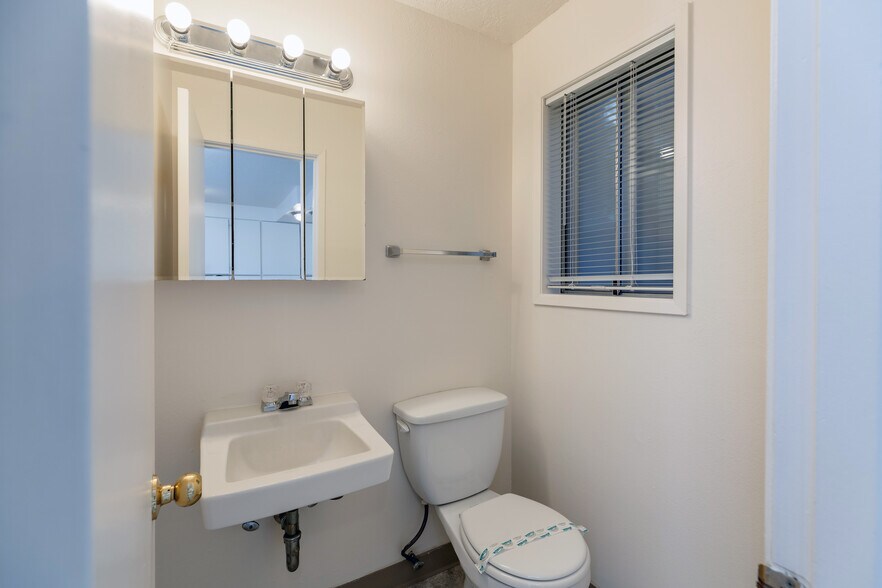 More Photos Of 3925-3967 Lancaster Dr, Salem Multifamily For Sale