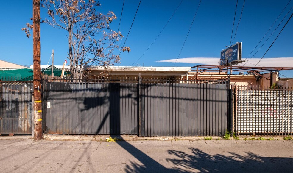 More Photos Of 5010 E Olympic Blvd, Los Angeles Warehouse For Sale