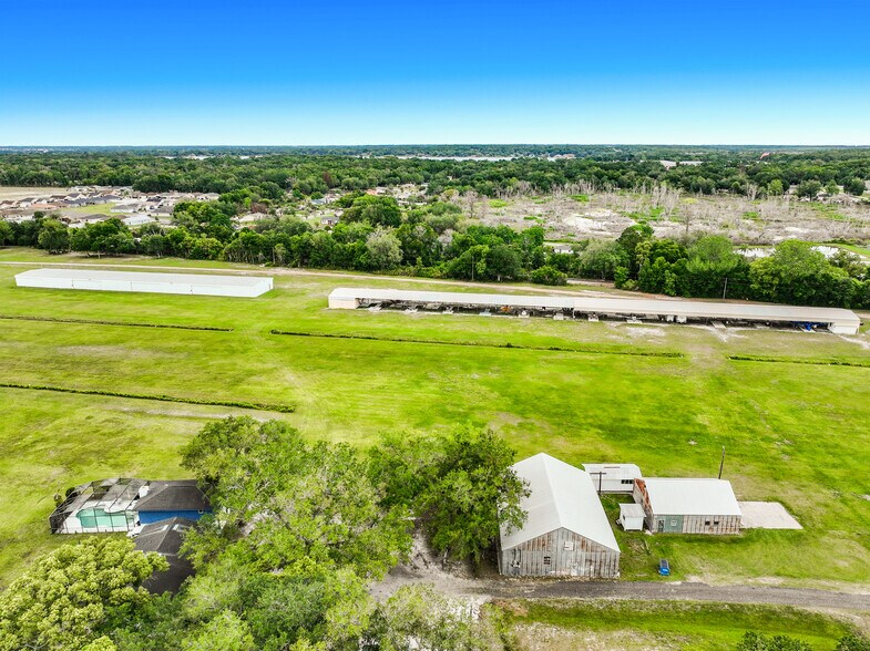 More Photos Of 7001 W Jones Ave, Mount Dora Airplane Hangar For Sale