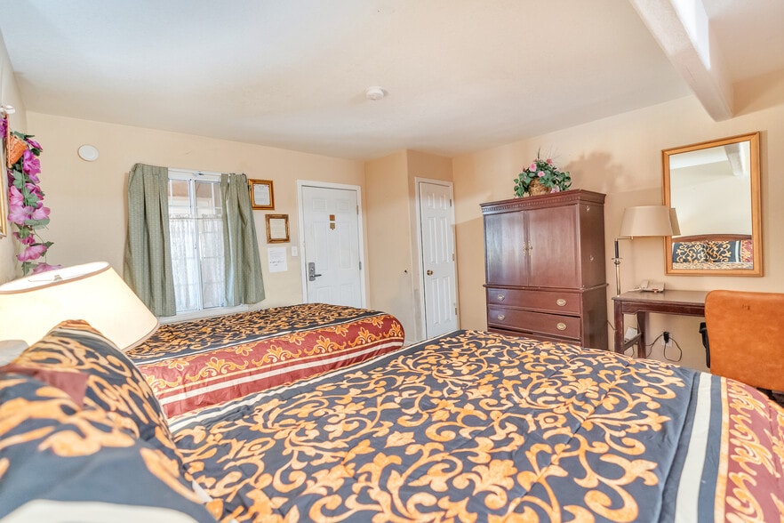 More Photos Of 2509 E Pacheco Blvd, Los Banos Hotel For Sale