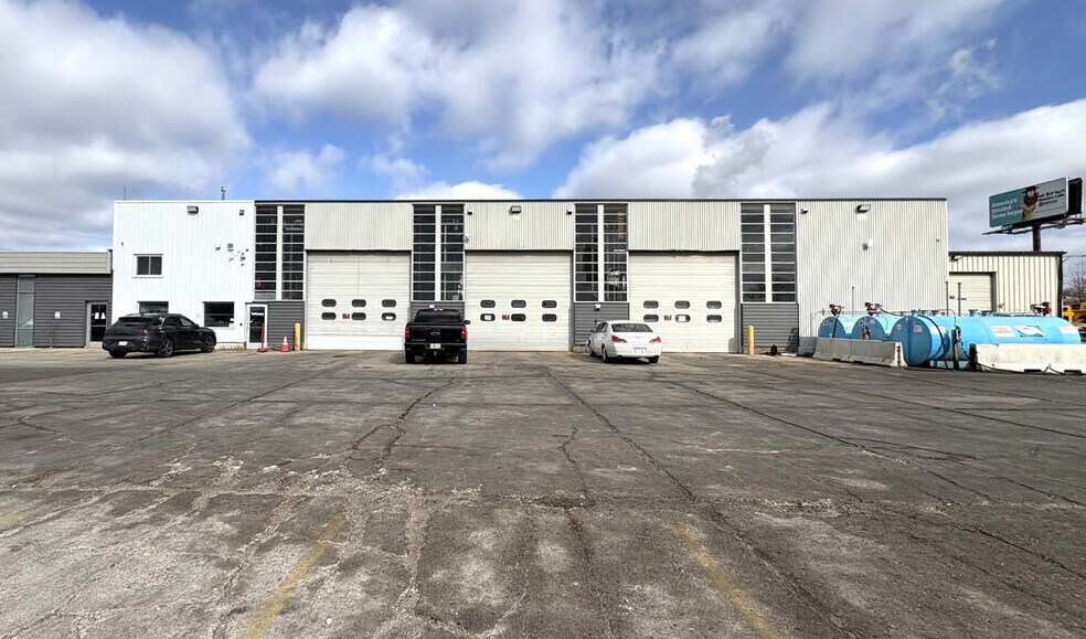 Primary Photo Of 5444 N 124th St, Milwaukee Light Distribution For Sale