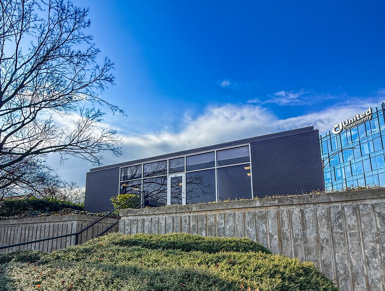 More Photos Of 201 E Camperdown Way, Greenville Coworking Space