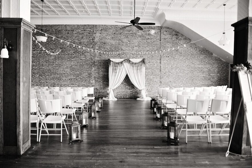 More Photos Of 206 Gay St, Erwin Storefront Retail Residential For Sale