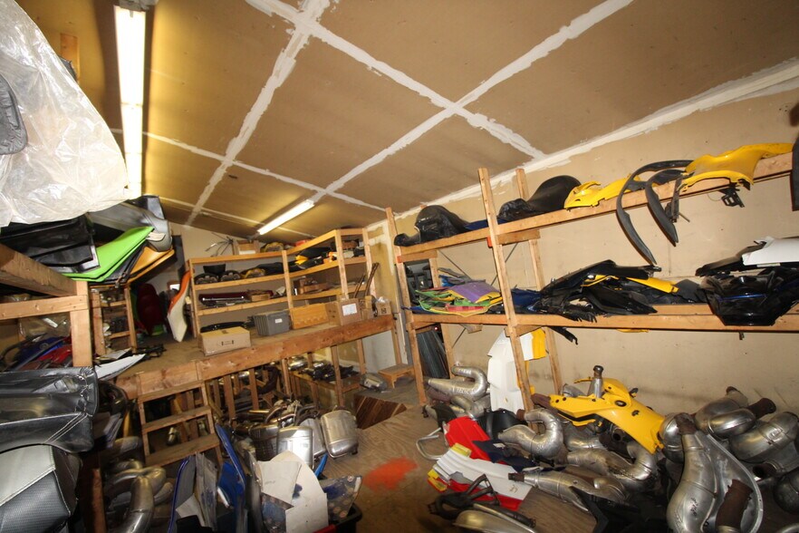 More Photos Of 585 S Main St, Central Square Auto Dealership For Sale