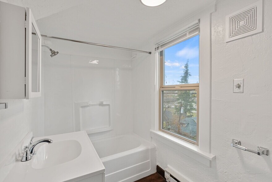 More Photos Of 2002 W 8th Ave, Spokane Multifamily For Sale